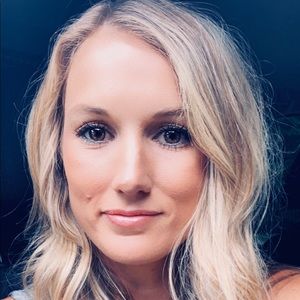 Meet your Posher, Whitney